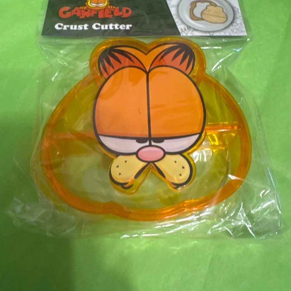 Garfield Crust Cutter - Picture 6 of 6